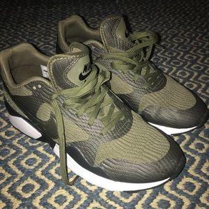 Women’s Nike sneakers 8.5